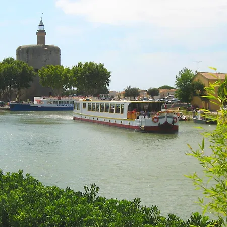 Bateau Le Phenicien بوتيل